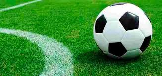 Por qué se juega al fútbol con 11 jugadores por equipo?